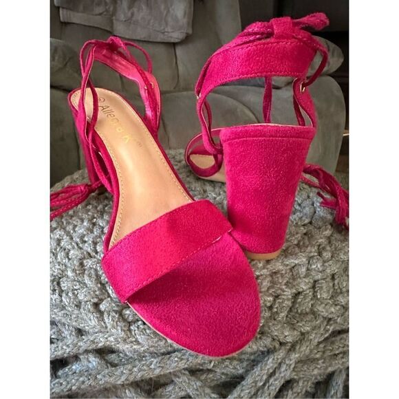 Faux velvet lace up chunky heel fuchsia color size 9 - Picture 3 of 11